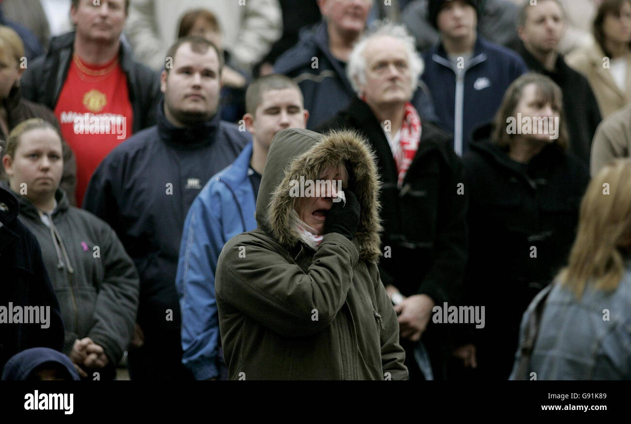 Fans watch George Best's funeral on big screens in Exchange Square ...