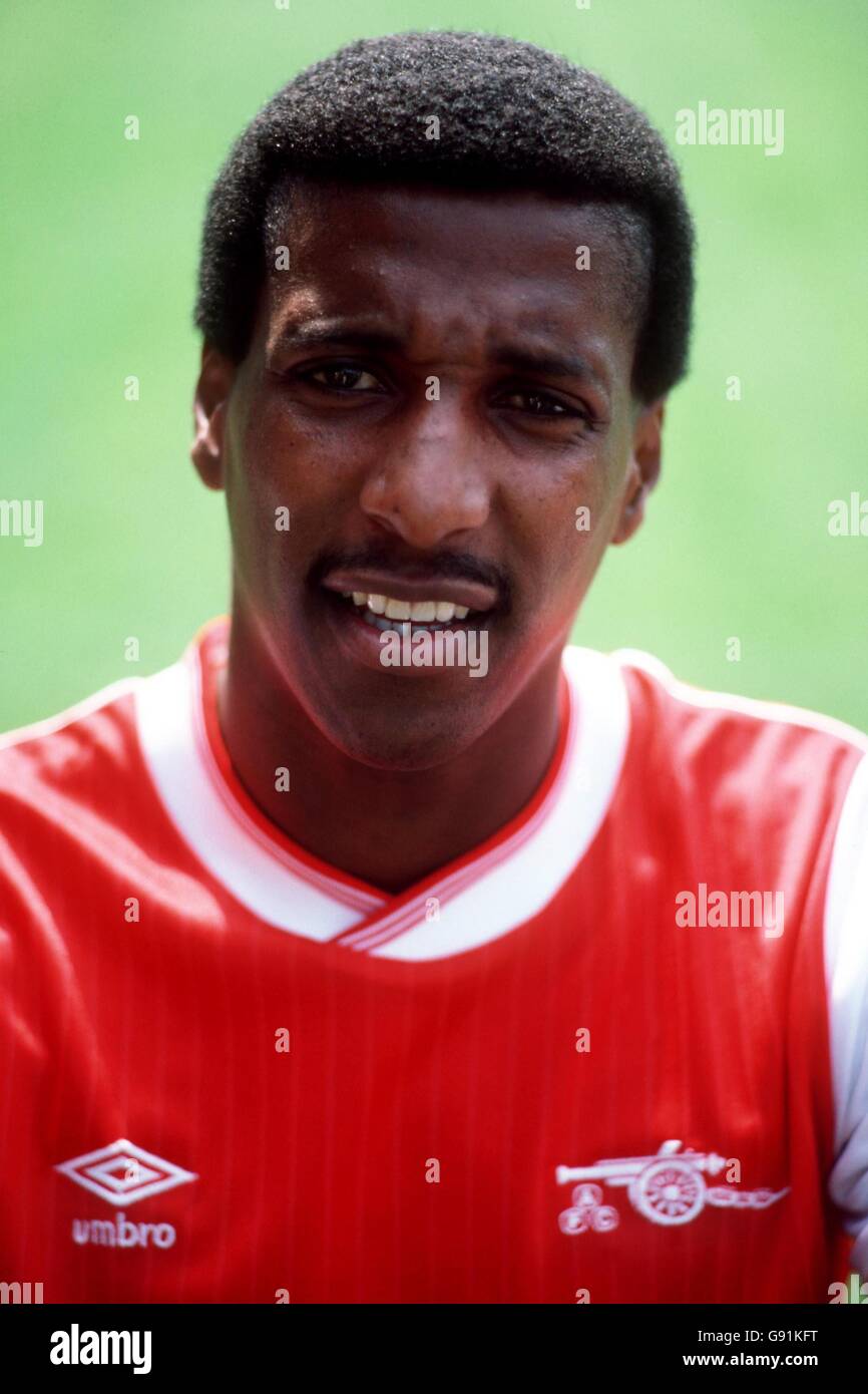 Viv anderson football hi-res stock photography and images - Alamy