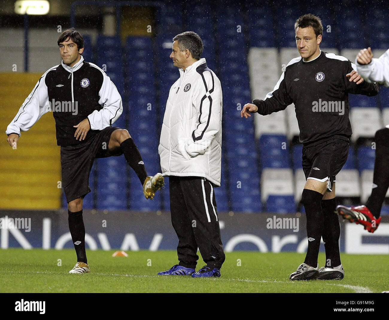 Jose Chelsea Jose mourinho chelsea 2005 hi-res stock photography and images - Alamy
