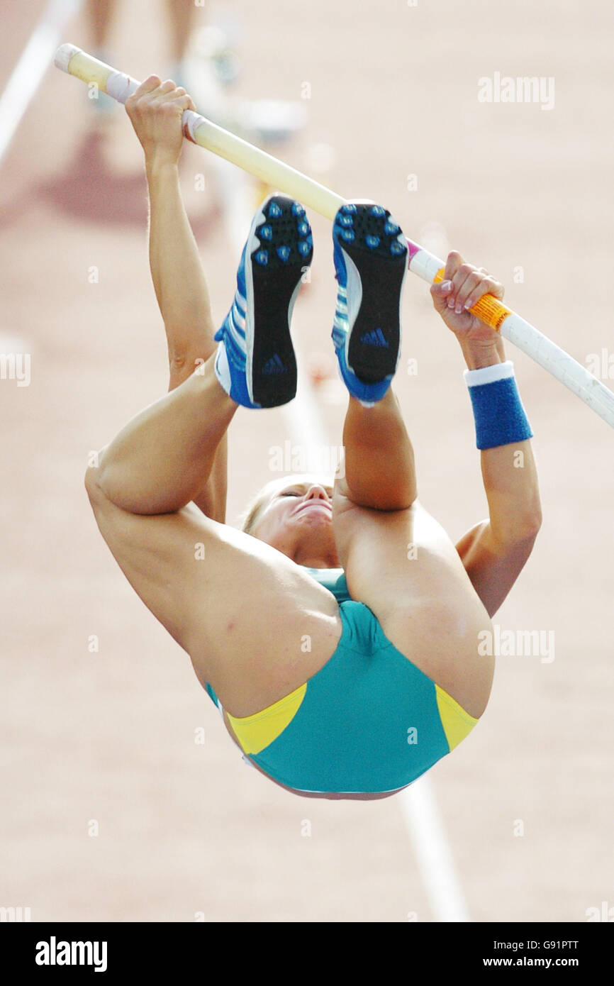 Athletics - IAAF World Athletics Championships - Helsinki 2005 - Olympic Stadium. Tatiana Grigorieva of Australia during the final of the Womens Pole Vault Stock Photo