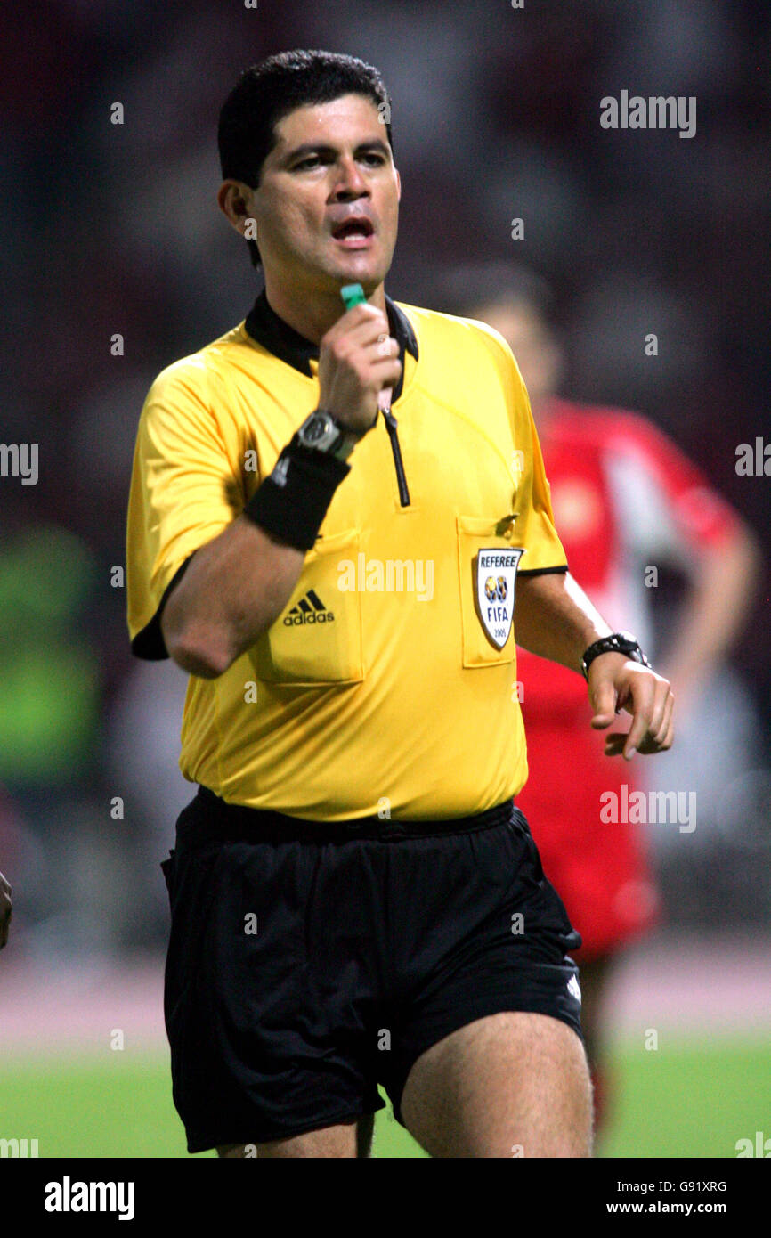 Referee oscar ruiz acosta hires stock photography and images Alamy