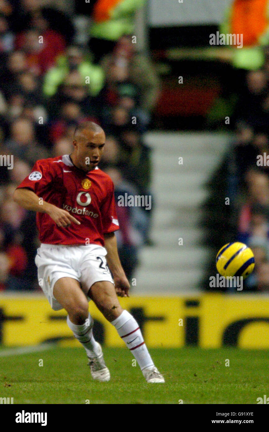 Soccer - UEFA Champions League - Group D - Manchester United v Villarreal - Old Trafford. Mikael Silvestre, Manchester United Stock Photo