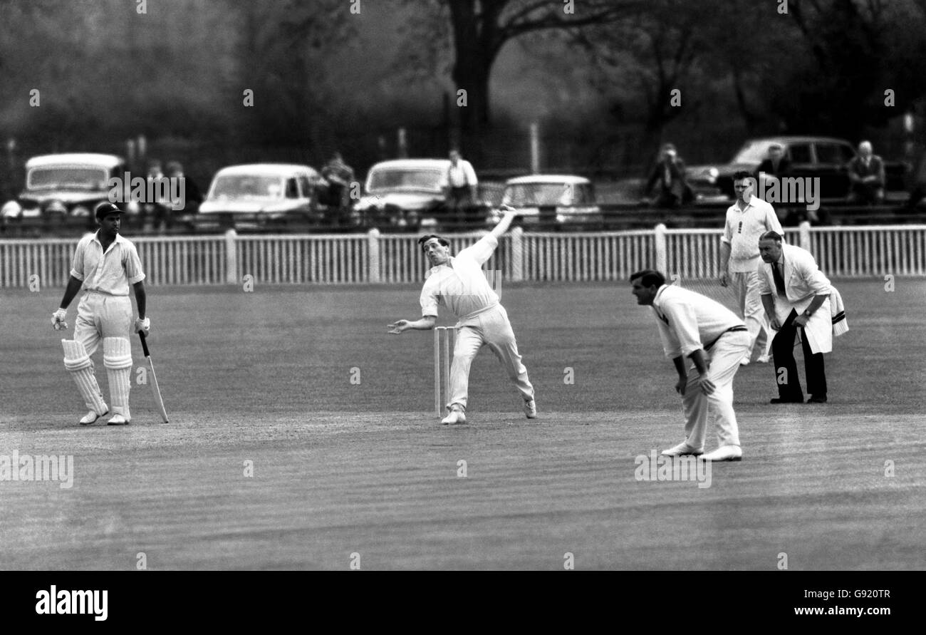 About to make a slow left-arm delivery is Worcestershire's Norman Gifford. Stock Photo