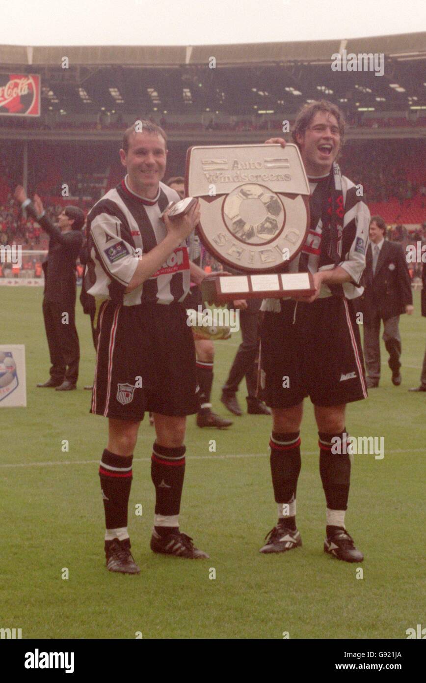 Grimsby with the auto windscreens trophy hires stock photography and