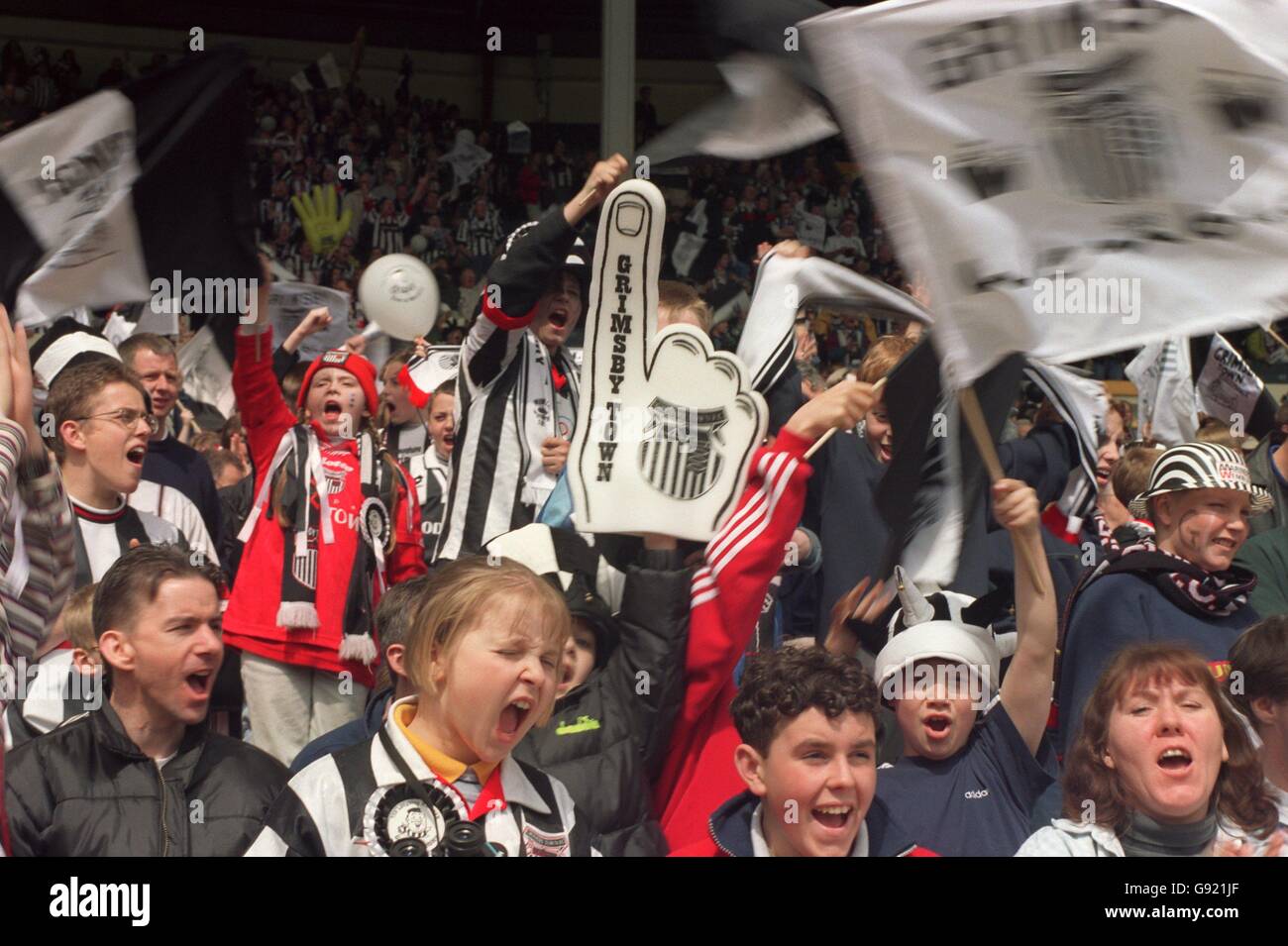 Soccer auto windscreens shield final hires stock photography and