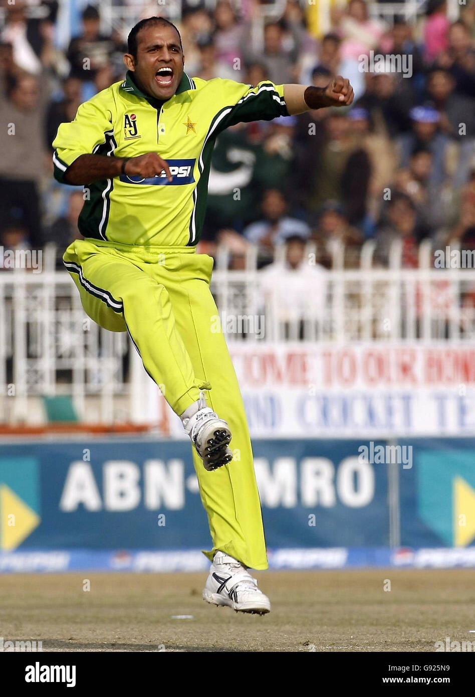 Pakistan's Rana Naved ul Hasan celebrates dismissing England's Ian ...
