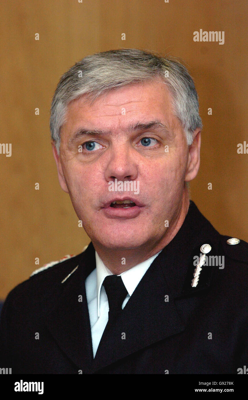 Chief Constable of Staffordshire David Swift speaks about his force's plans for a proposed merger in a Birmingham Hotel, Thursday December 22, 2005. The merger of West Midlands, Staffordshire, West Mercia and Warwickshire constabularies would form the second biggest force in England and Wales second only to the Metropolitan Police. See PA Story POLICE Merger. PRESS ASSOCIATION Photo. Photo credit should read: David Jones/PA Stock Photo