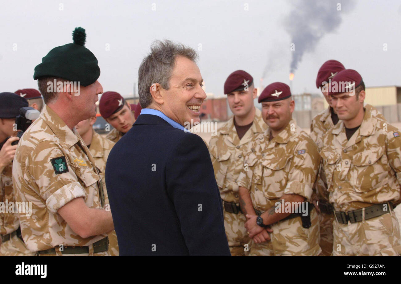 British Prime Minister Tony Blair meets soldiers at the Shaibah Logistics Base in Basra, Iraq, Thursday 22d December 2005 during his two-day Christmas visit to the region. The Prime Minister told the soldiers they could be 'very, very proud' of the work they were doing. See PA story POLITICS Iraq. PRESS ASSOCIATION PHOTO. Picture credit should read: Stefan Rousseau/PA Stock Photo