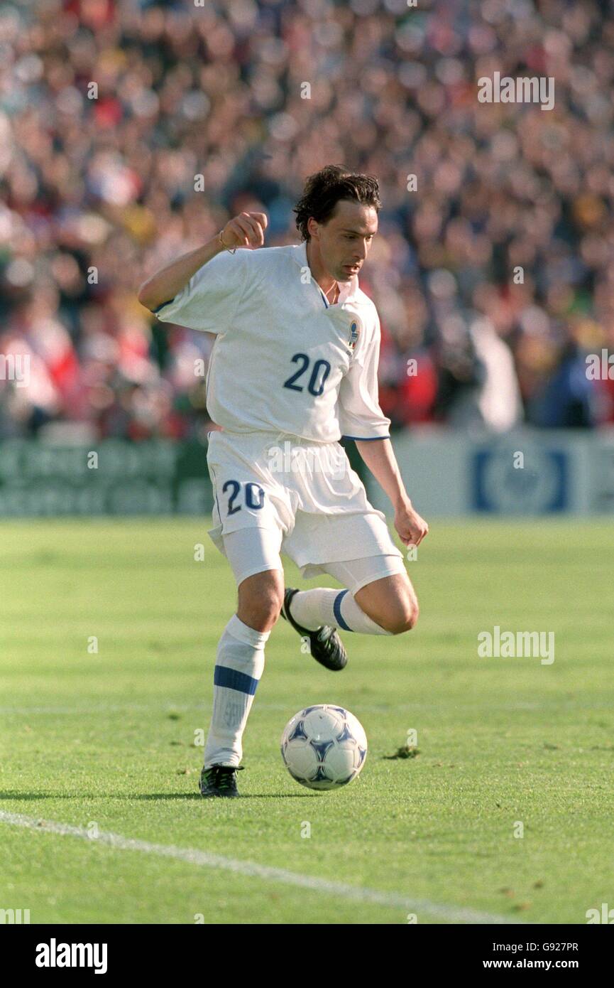 Soccer - World Cup France 98 - Group B - Italy v Chile. Italy's Enrico Chiesa Stock Photo