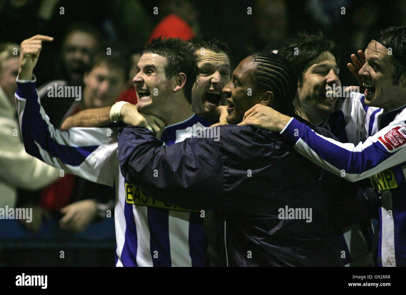 Colchester United's Mark Yeates (L) celebrates his goal against Nottingham Forest during the Coca-Cola Division One match at Layer Road, Colchester, Monday January 2, 2006. PRESS ASSOCIATION Photo. Photo credit should read: Mark Lees/PA. NO UNOFFICIAL CLUB WEBSITE USE. Stock Photo