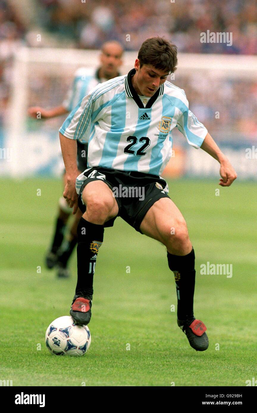 Soccer - World Cup France 98 - Group H - Argentina v Japan
