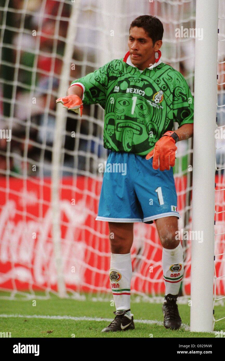 Soccer - World Cup France 98 - Group E - Holland v Mexico. Mexico goalkeeper Jorge Campos issues instructions Stock Photo