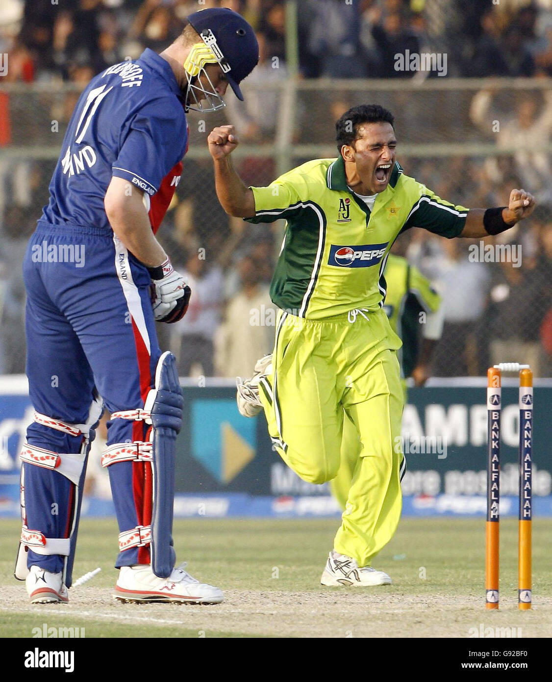 Pakistans Last Ditch Effort Mirza Ashrafs Unbelievable Bowling - 2veotdh