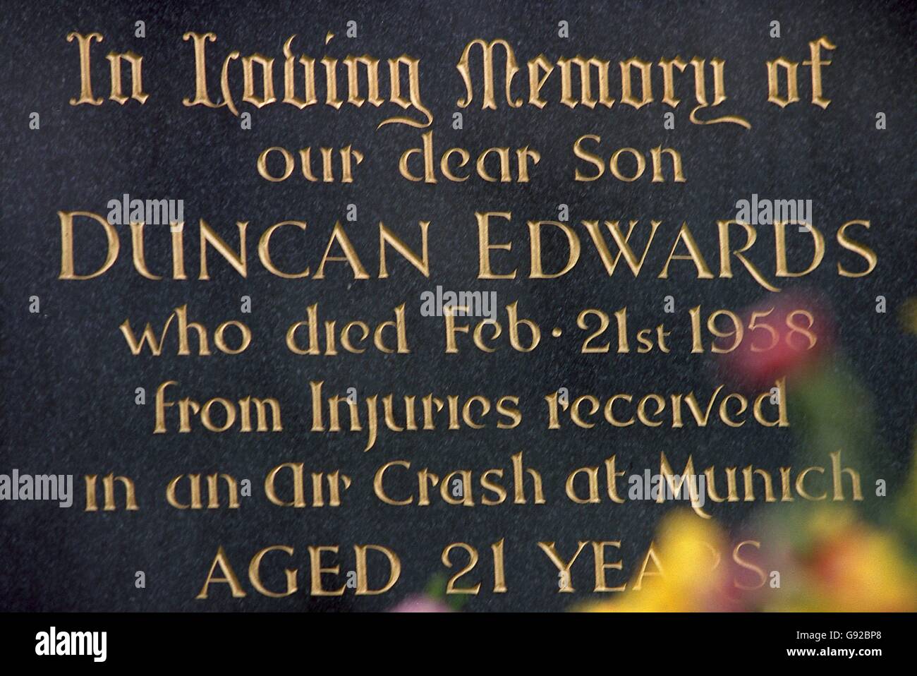 Soccer - Duncan Edwards Memorial. The epitaph on Duncan Edwards' grave stone Stock Photo