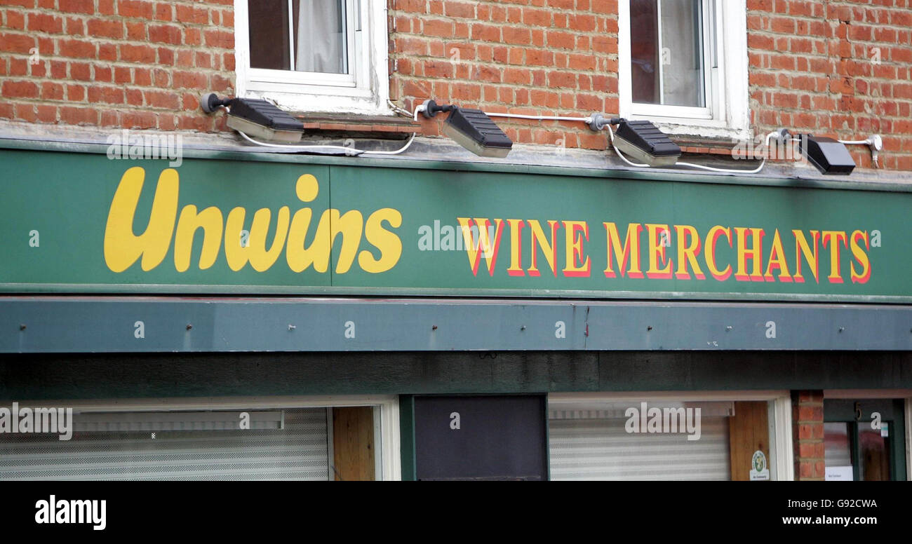 An Unwins Wine Merchants in Bagshot, Surrey, Tuesday December 20, 2005, after it was announced that more than 2,000 jobs were at risk today after the off-licence chain went into administration. Accountants KMPG were called in as administrators last night by Unwins' main creditor, HBOS, when it lost patience with attempts to rescue the company. It followed the breakdown of last-ditch talks with potential suitors in a bid to save the 168-year-old firm. See PA Story CITY Unwins. PRESS ASSOCIATION Photo. Photo credit should read: Tim Ockenden/PA Stock Photo