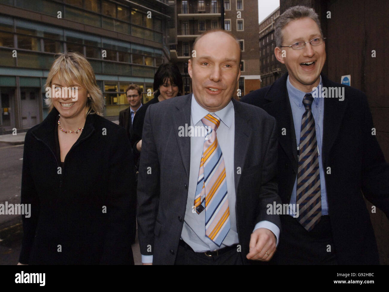 Mark Oaten, his wife Belinda and his campaign manager Lembit Opik (R) in London, Tuesday January 10, 2006, before announcing that Oaten will stand for the leadership of the Liberal Democrat Party. Liberal Democrat home affairs spokesman Oaten today confirmed he would challenge Sir Menzies Campbell for the party leadership. Mr Oaten, the MP for Winchester, told a Westminster news conference: 'I'm formally announcing I will be a candidate for the leadership of this great party.' See PA story POLITICS LibDem. PRESS ASSOCIATION Photo. Photo credit should read: Stefan Rousseau/PA. Stock Photo