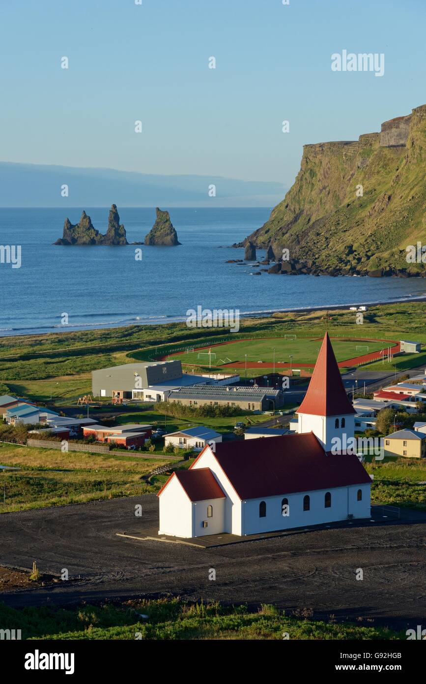 village and church Vik i Myrdal, north atlantic ocean, southern iceland, Iceland, europe Stock Photo