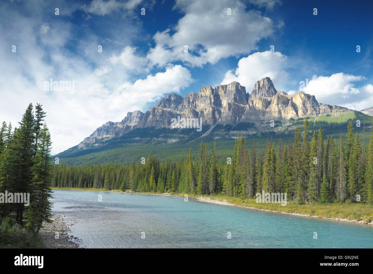 Bow River and Castle Mountain, Banff national park, Rocky Mountains, Icefield Parkway, Alberta, Canada Stock Photo