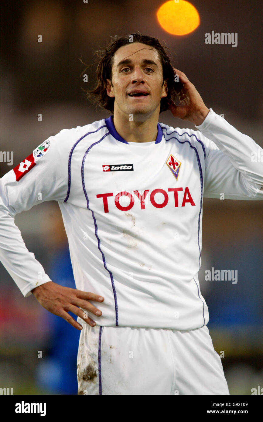 File:Luca Toni Fiorentina.jpg - Wikimedia Commons