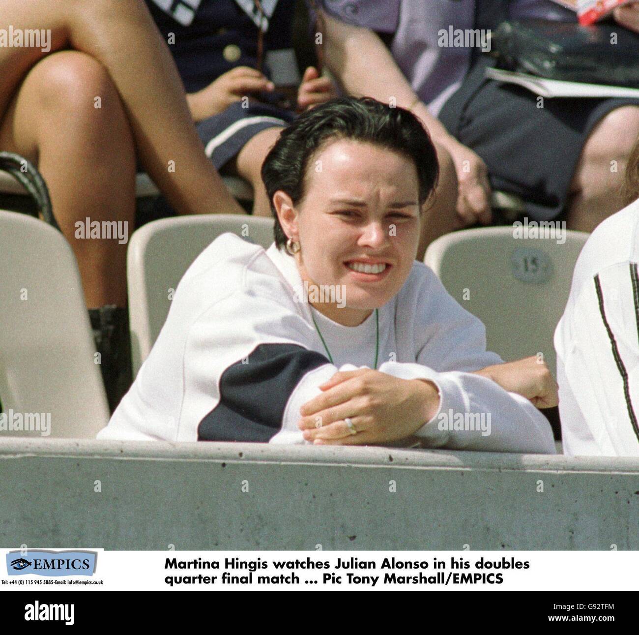 Tennis - French Open - Roland Garros, Paris - Men's Doubles - Quarter Final - Julian Alonso And Nicolas Lapentti V Mahesh Bhu Stock Photo - Alamy