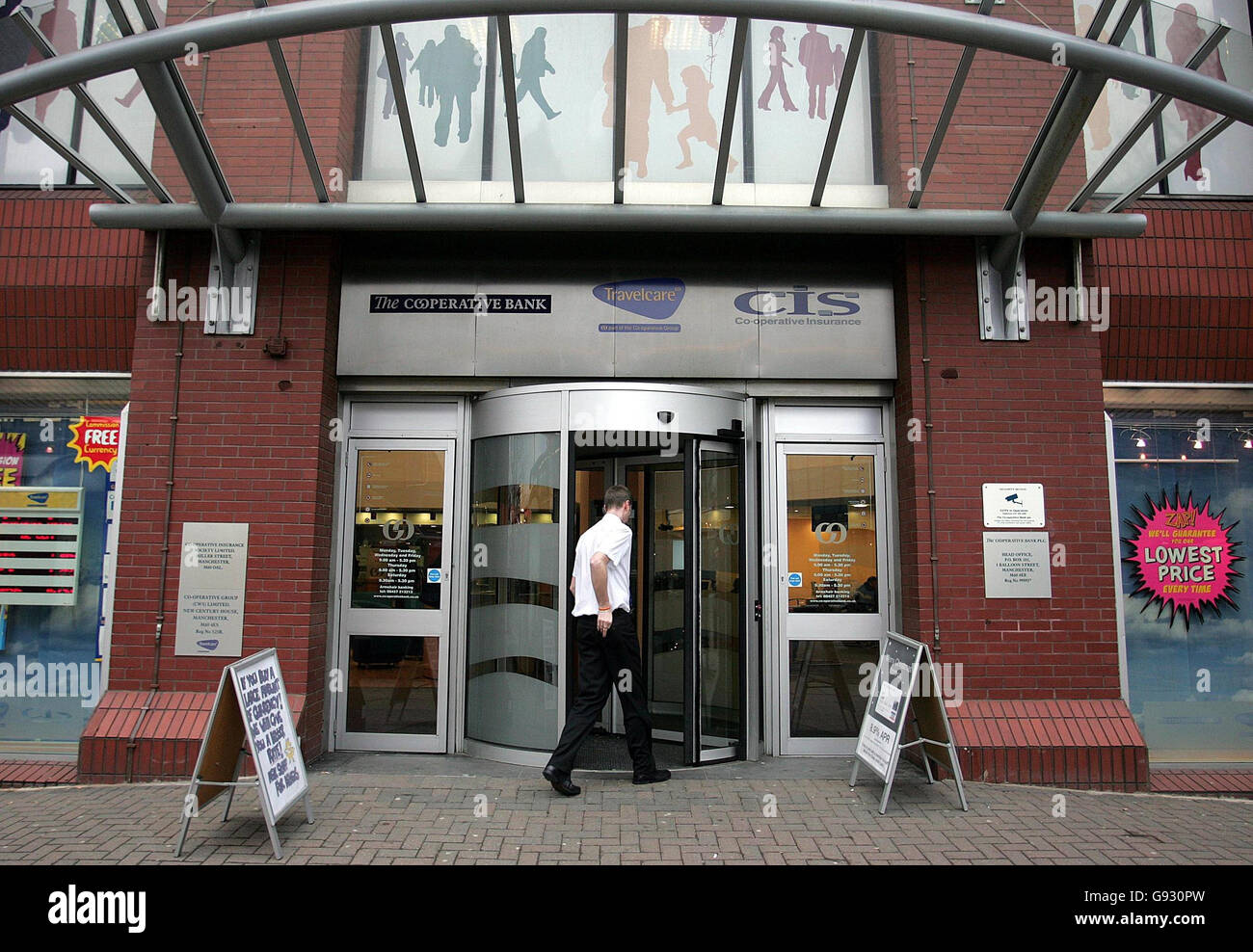 300,000 from the accounts of three Manchester City footballers. The duo hatched a plot to fleece the sports stars of hundreds of thousands of pounds by making withdrawals over a 15 month period, Manchester Magistrates Court was told. With two friends who laundered the stolen cash, the pair secretly diverted funds from the accounts of Vicente Vuoso, Djamel Belmadi and Daniel Van Buyten. See PA Story COURTS Bank. PRESS ASSOCIATION Photo. Photo credit should read: Martin Rickett/PA Stock Photo