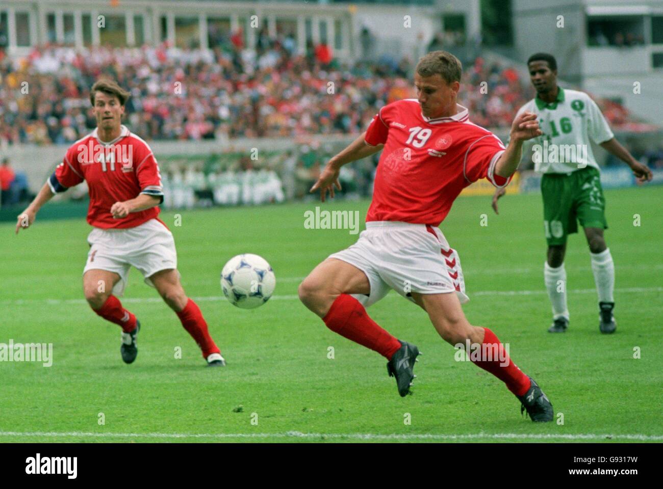 Fanion Danemark Vs Arabie Saoudite Groupe C Coupe Du Monde 1998, 10x9 Cm
