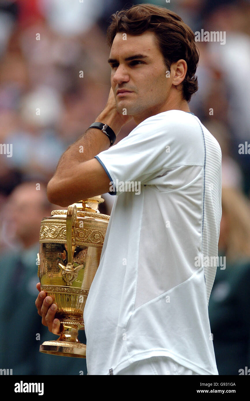 Tennis - Wimbledon Championships 2005 - Men's Final - Roger Federer v Andy  Roddick - All England Club Stock Photo - Alamy