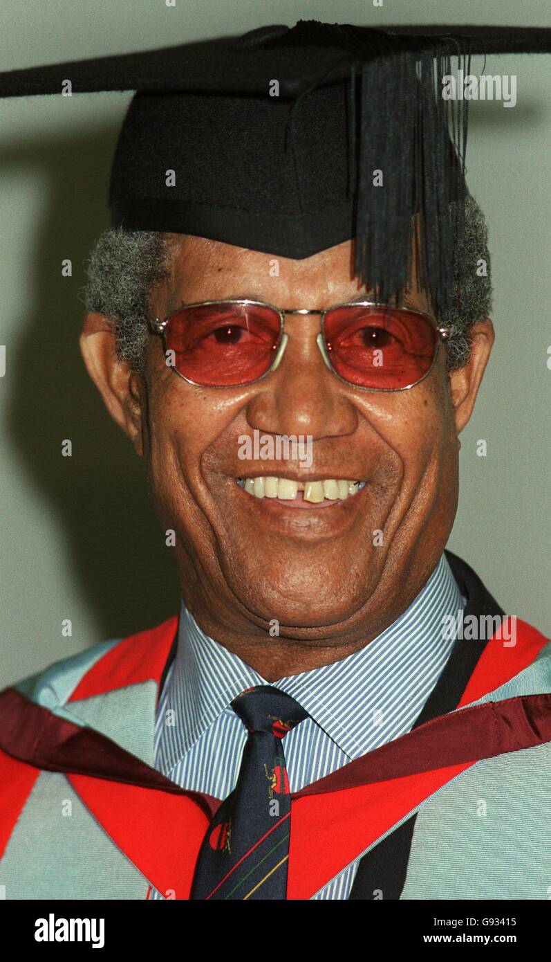 Sir Gary Sobers receives his Honorary Degree of Doctor Of Laws at The University Of Nottingham Stock Photo