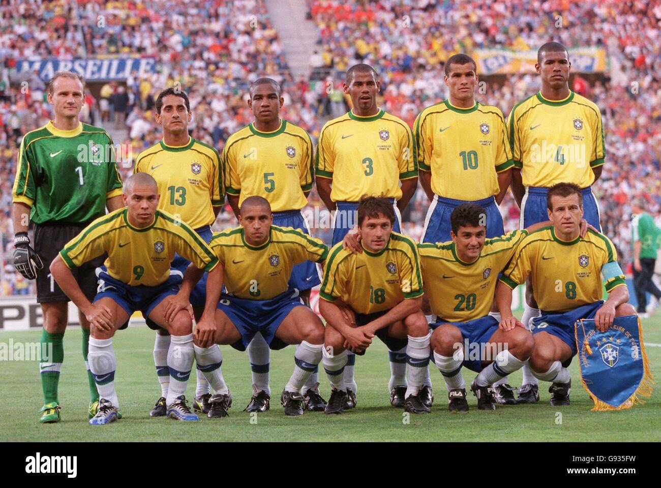 Soccer - World Cup France 98 - Semi Final - Brazil v Holland. Brazil team  group Stock Photo - Alamy