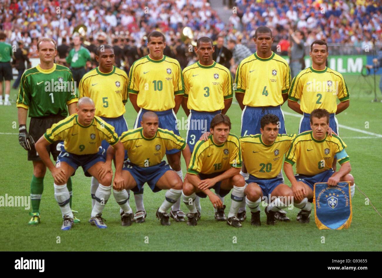 Soccer - World Cup France 98 - Final - Brazil v France. Brazil team group  Stock Photo - Alamy