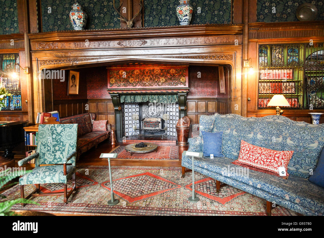 Tudor fireplace hires stock photography and images Alamy