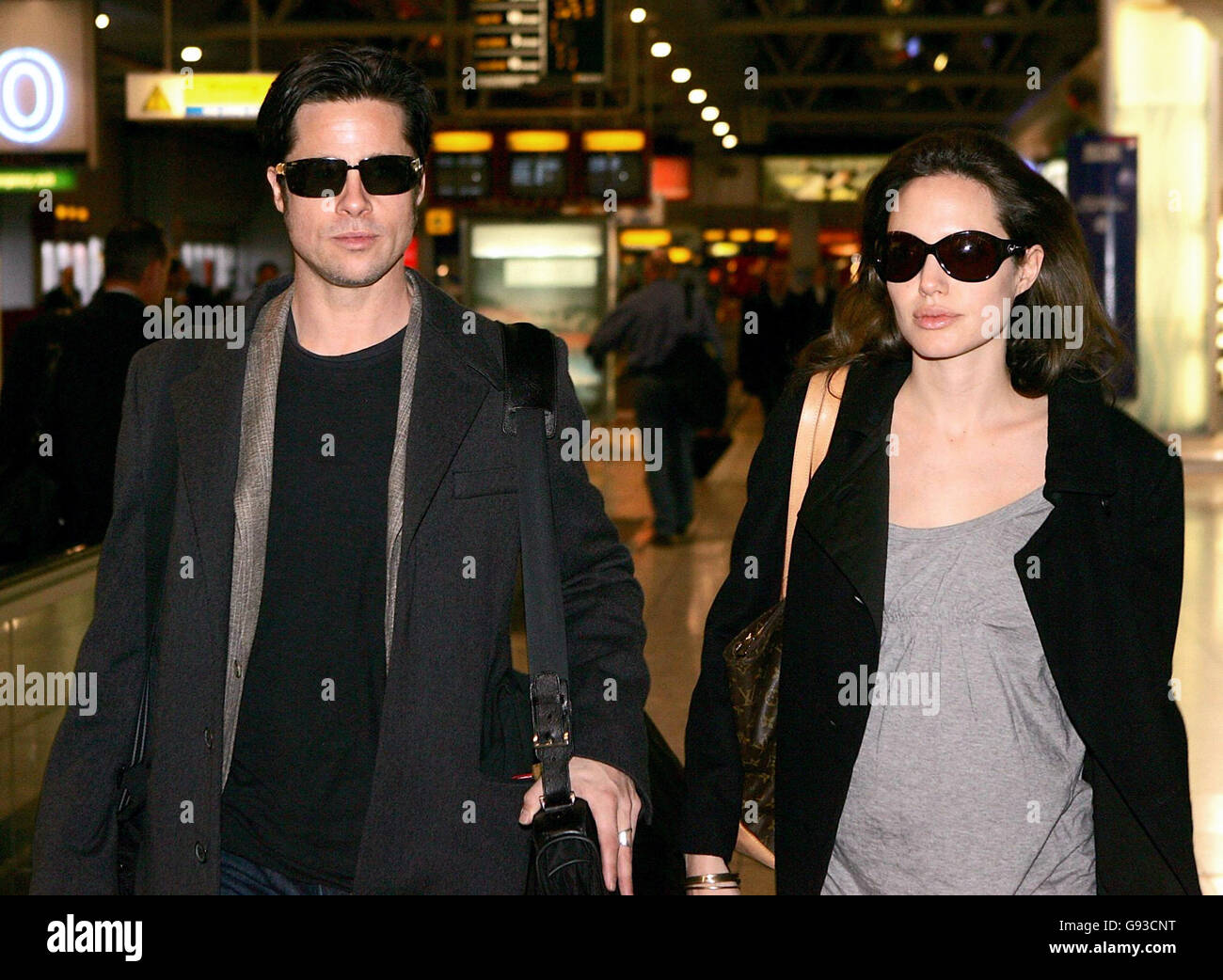 Brad Pitt and Angelina Jolie at Heathrow Airport, where they are due to  leave the UK on a flight to Zurich Stock Photo - Alamy