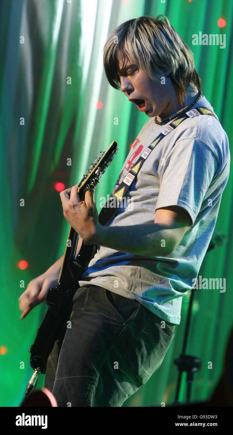 Childline charity concert hi-res stock photography and images - Alamy