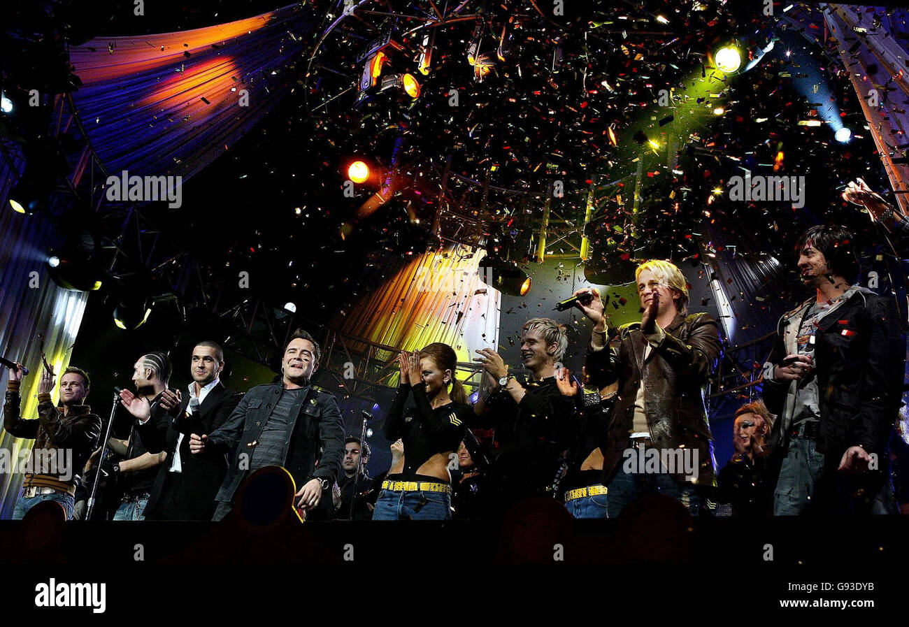 Childline charity concert hi-res stock photography and images - Alamy