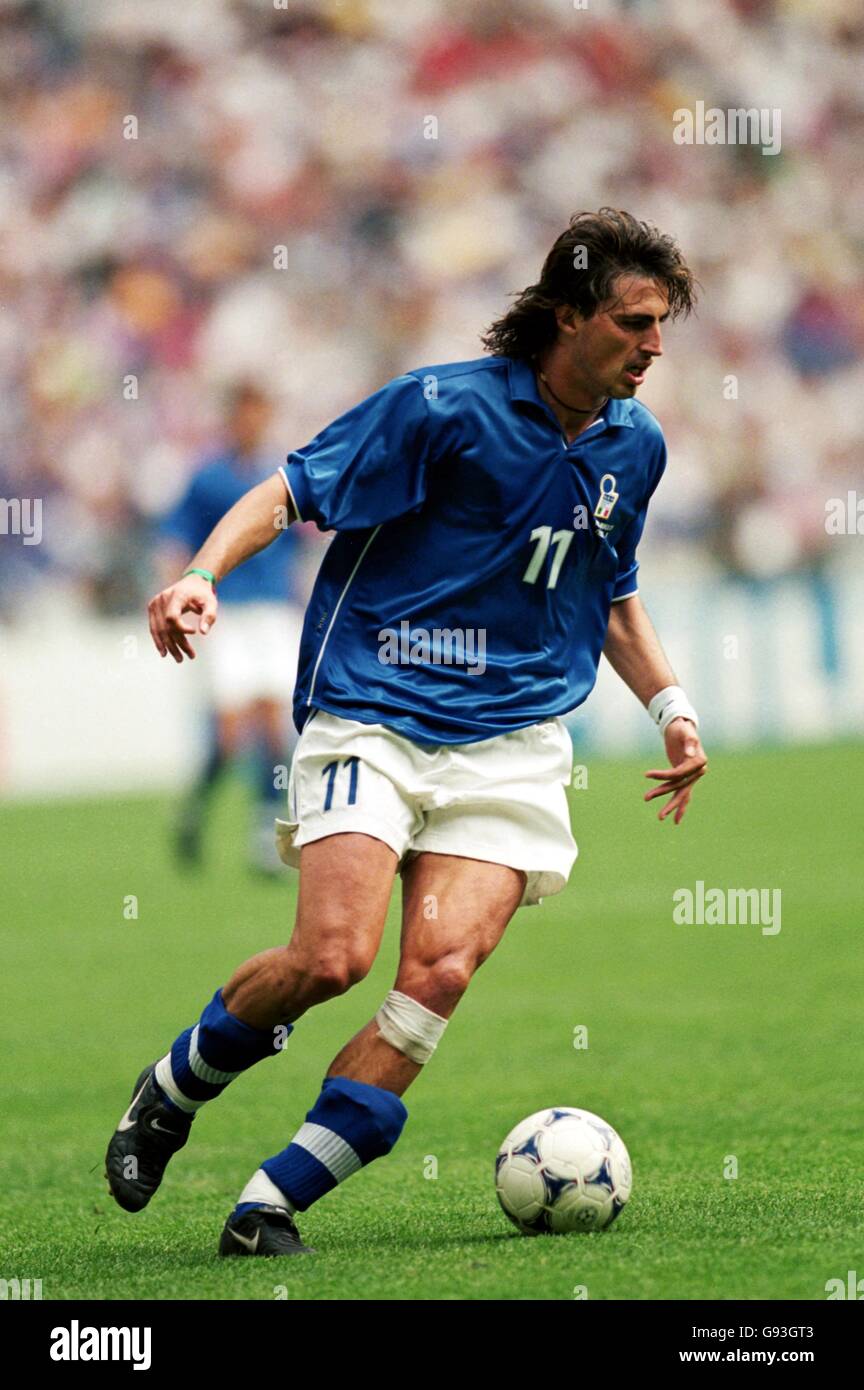 Soccer - World Cup France 98 - Group B - Italy v Austria. Dino