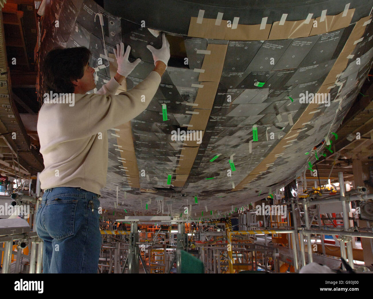 Space shuttle thermal tile hires stock photography and images Alamy