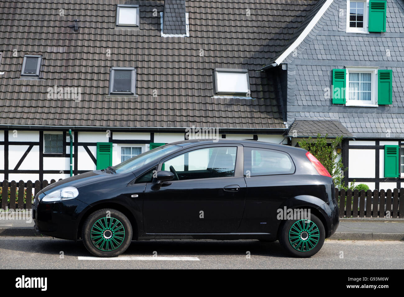 Fiat Bravo car with green wheels Stock Photo