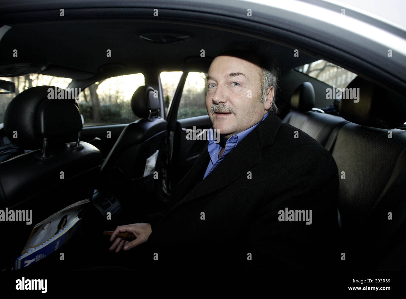 MP George Galloway leaves Durley Hotel in Sloane St, West London, Thursday 26 January 2006 after being evicted from Celebrity Big Brother. See PA story SHOWBIZ Bother Galloway. PRESS ASSOCIATION Photo. Photo credit should read: Andrew Parsons/PA Stock Photo