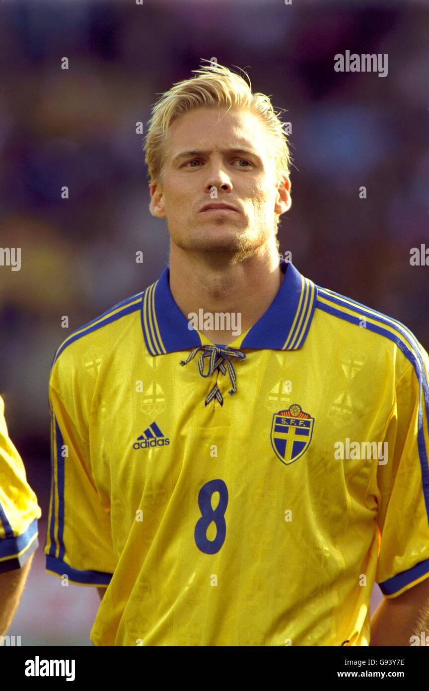 soccer-euro-2000-qualifier-group-5-sweden-v-england-stock-photo