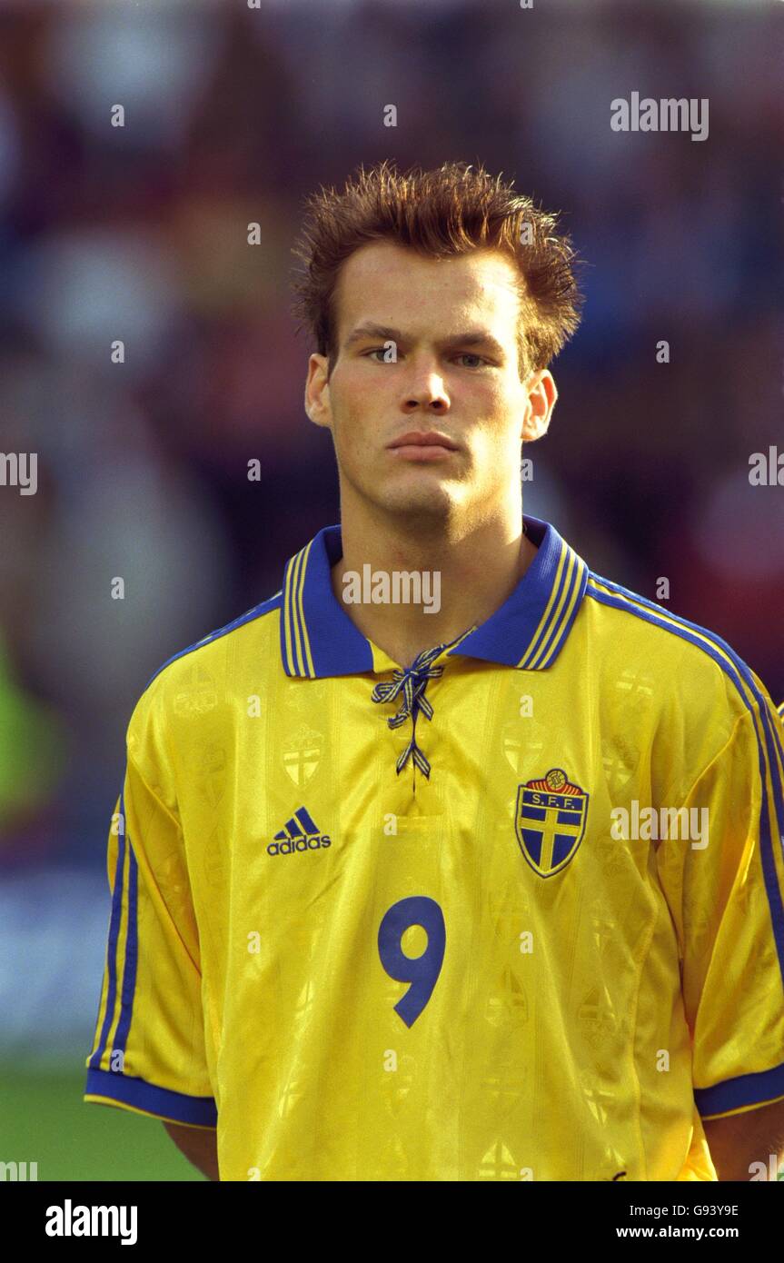 Freddie Ljungberg Sweden soccer jersey