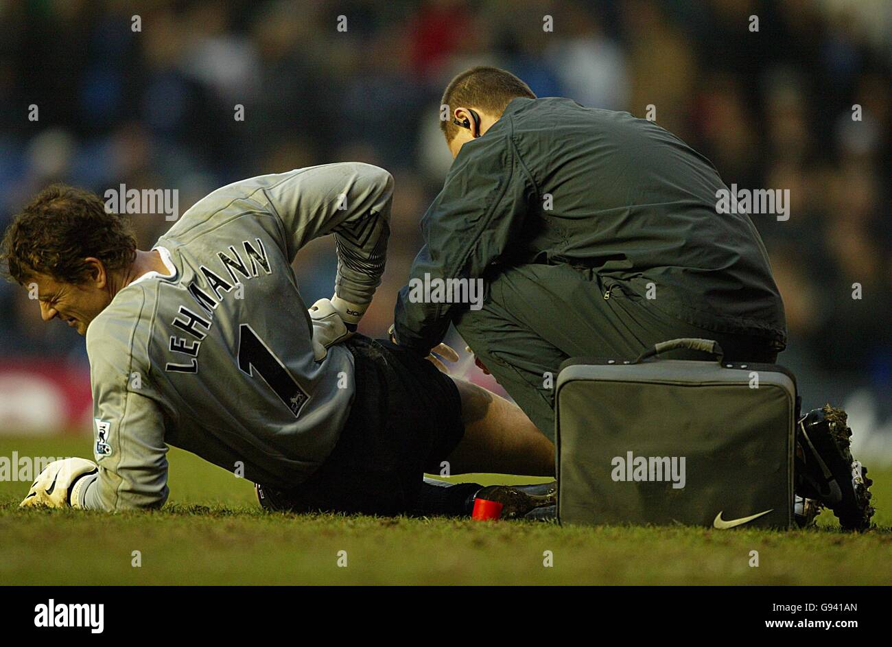 Soccer injury spray hires stock photography and images Alamy