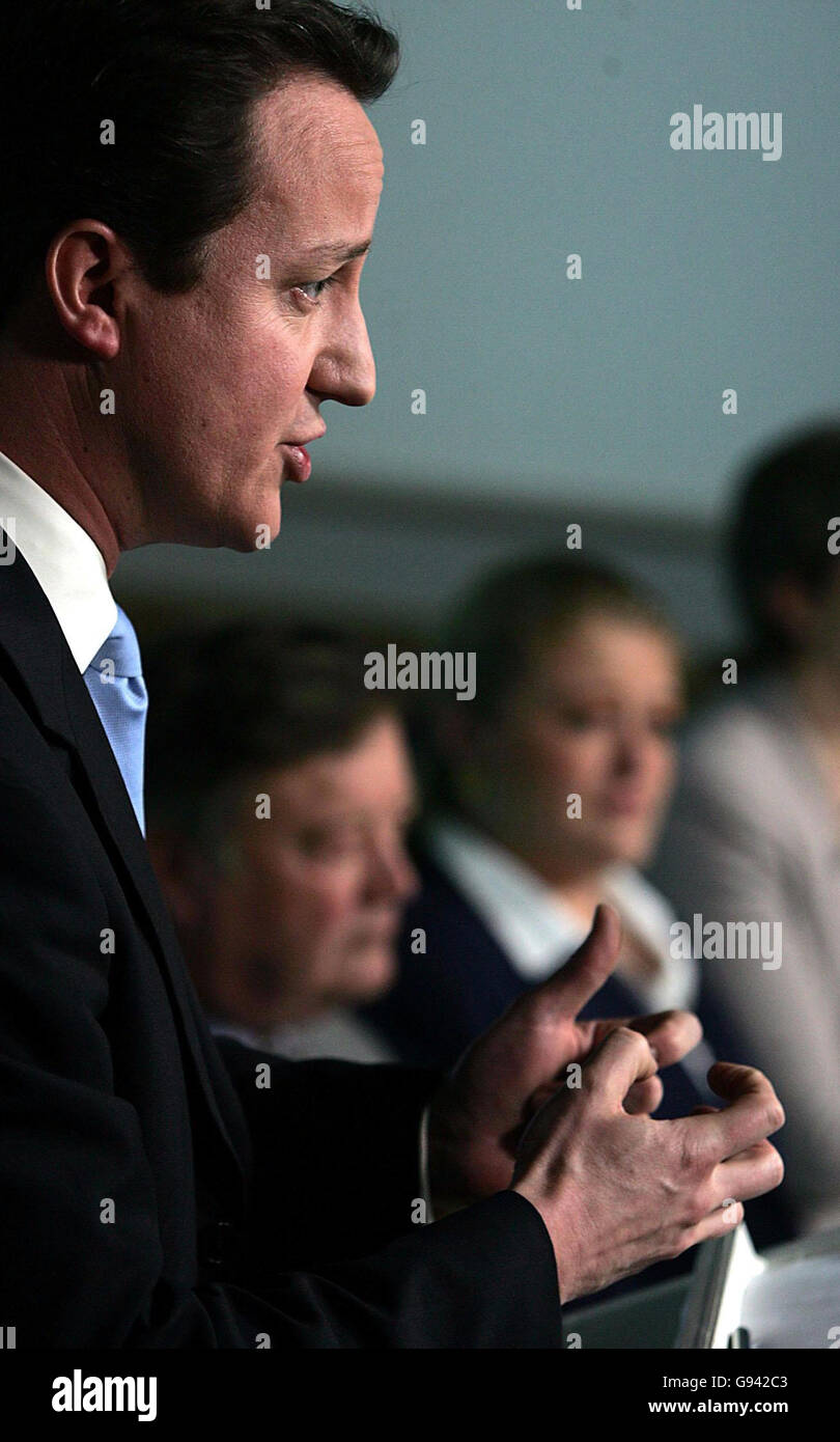 Conservative Party leader David Cameron launches the Democracy Task Force, Monday 6 February 2006 at party headquarters in central London. Watch for PA Story POLITICS Tories. PRESS ASSOCIATION Photo. Photo should read: Cathal McNaughton/PA Stock Photo