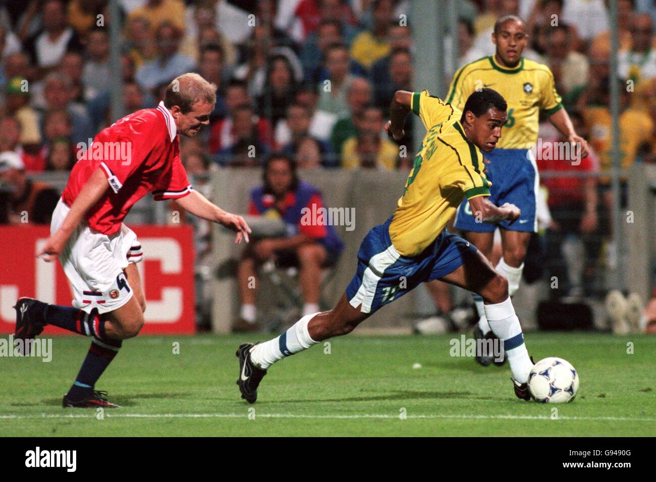 Denilson world cup hi-res stock photography and images - Alamy
