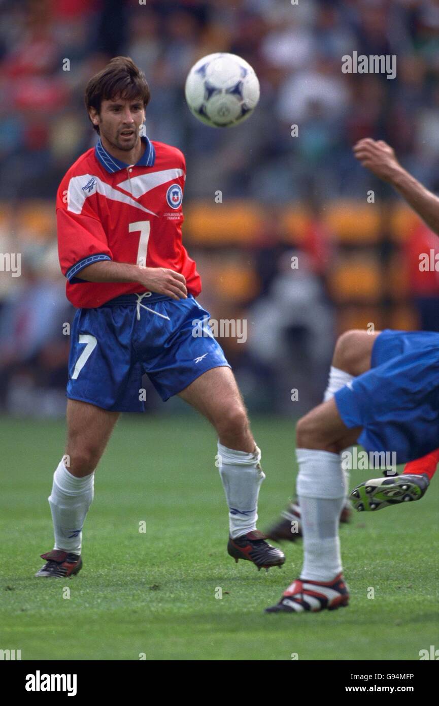 Soccer - World Cup France 98 - Group B - Chile v Austria. Nelson Parraguez,  Chile Stock Photo - Alamy
