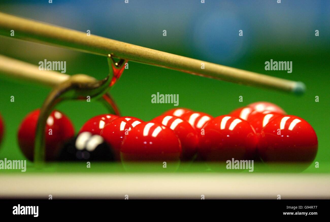 Snooker Bridge Stock Photo Alamy