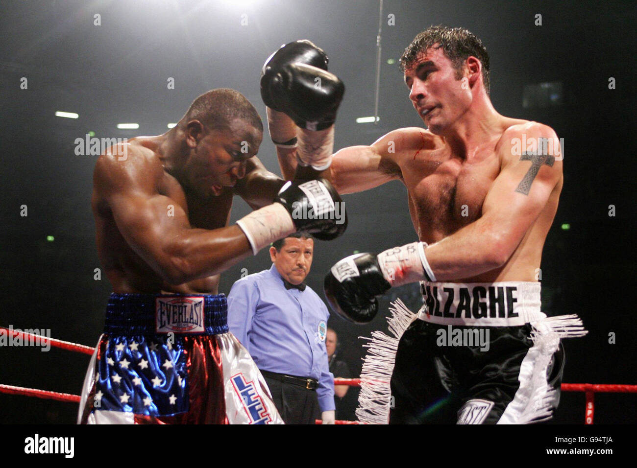 Joe Calzaghe (R) during his points victory over Jeff Lacy in their world super-middleweight title unification bout at the MEN Arena in Manchester. Stock Photo