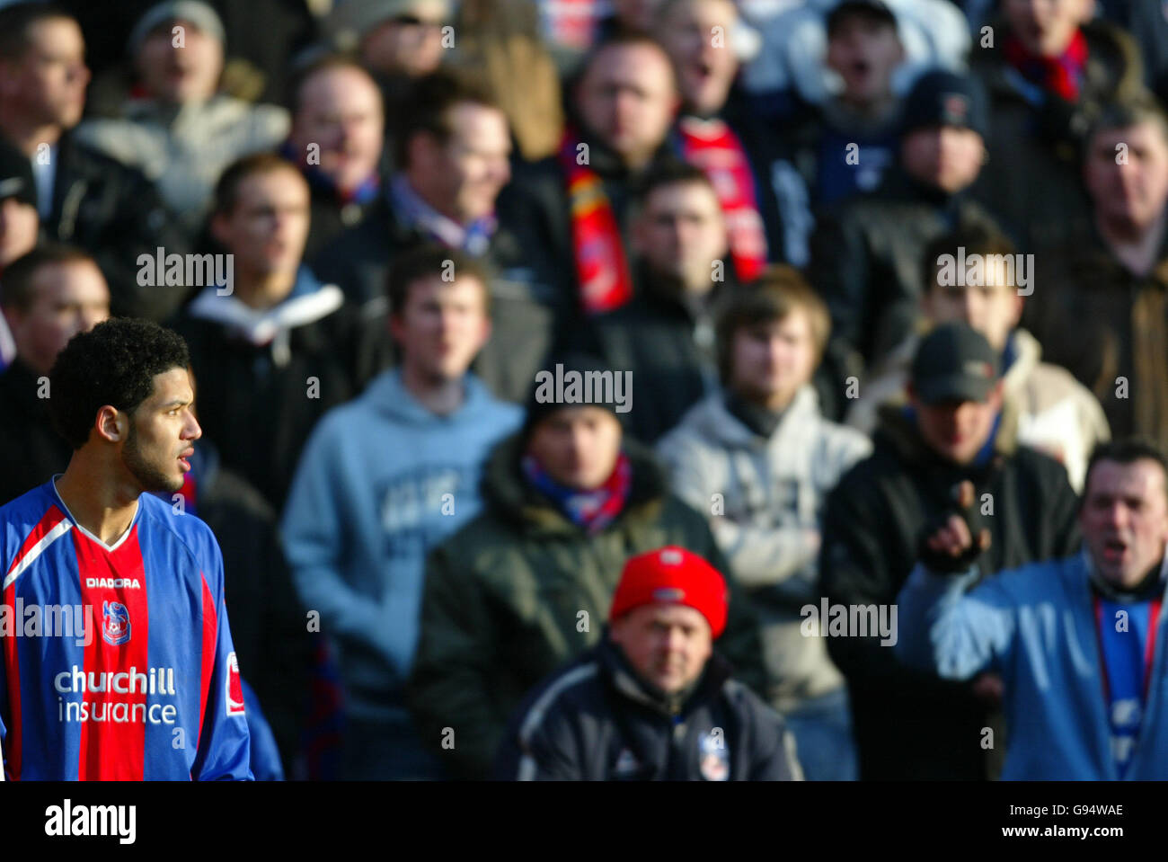 Soccer - Coca-Cola Football League Championship - Crystal Palace v Leeds United - Selhurst Park. Crystal Palace's Jobi Mcanuff is studied by the crowd as prepares to take a corner against Leeds United Stock Photo