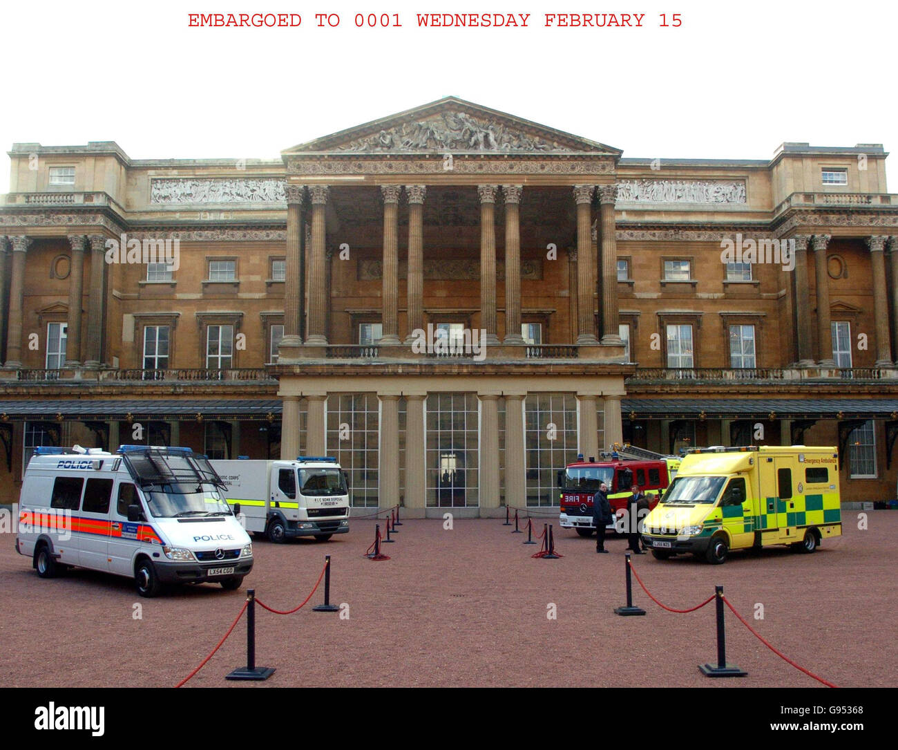 Emergency response vehicles gather in the quadrangle at Buckingham Palace in central London, Tuesday February 14, 2006. Emergency response vehicles were set to gather at the palace ahead of tomorrow's Emergency Services & Disaster Response Reception to be held at Buckingham Palace by invitation of Queen Elizabeth II. PRESS ASSOCIATION Photo. Photo credit should read: Johnny Green/WPA Rota/PA. Stock Photo