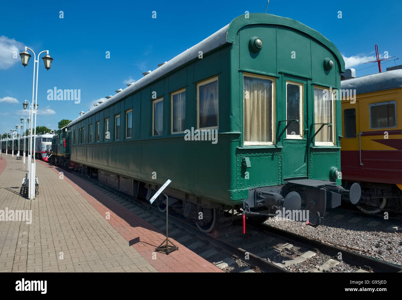 Passenger wagon hires stock photography and images Alamy