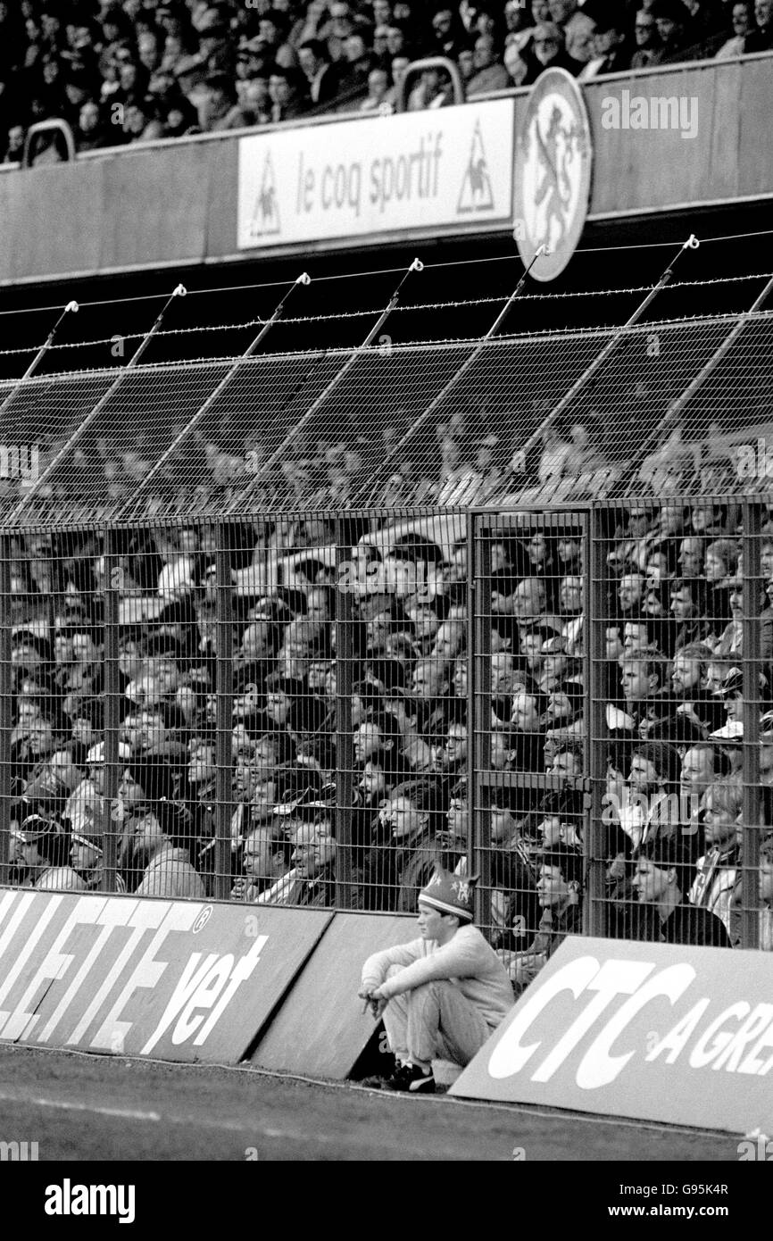 The electric fence that was installed around the perimeter of the Stamford Bridge pitch on orders from chairman Ken Bates, but which was left switched off for the match against Tottenham Hotspur after a threat of court action from the GLC Stock Photo